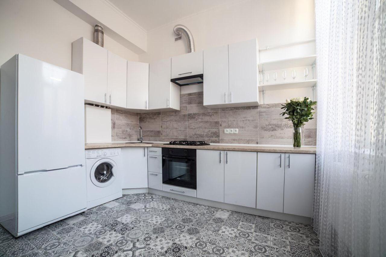 Apartament On Kulisha Street 利沃夫 外观 照片