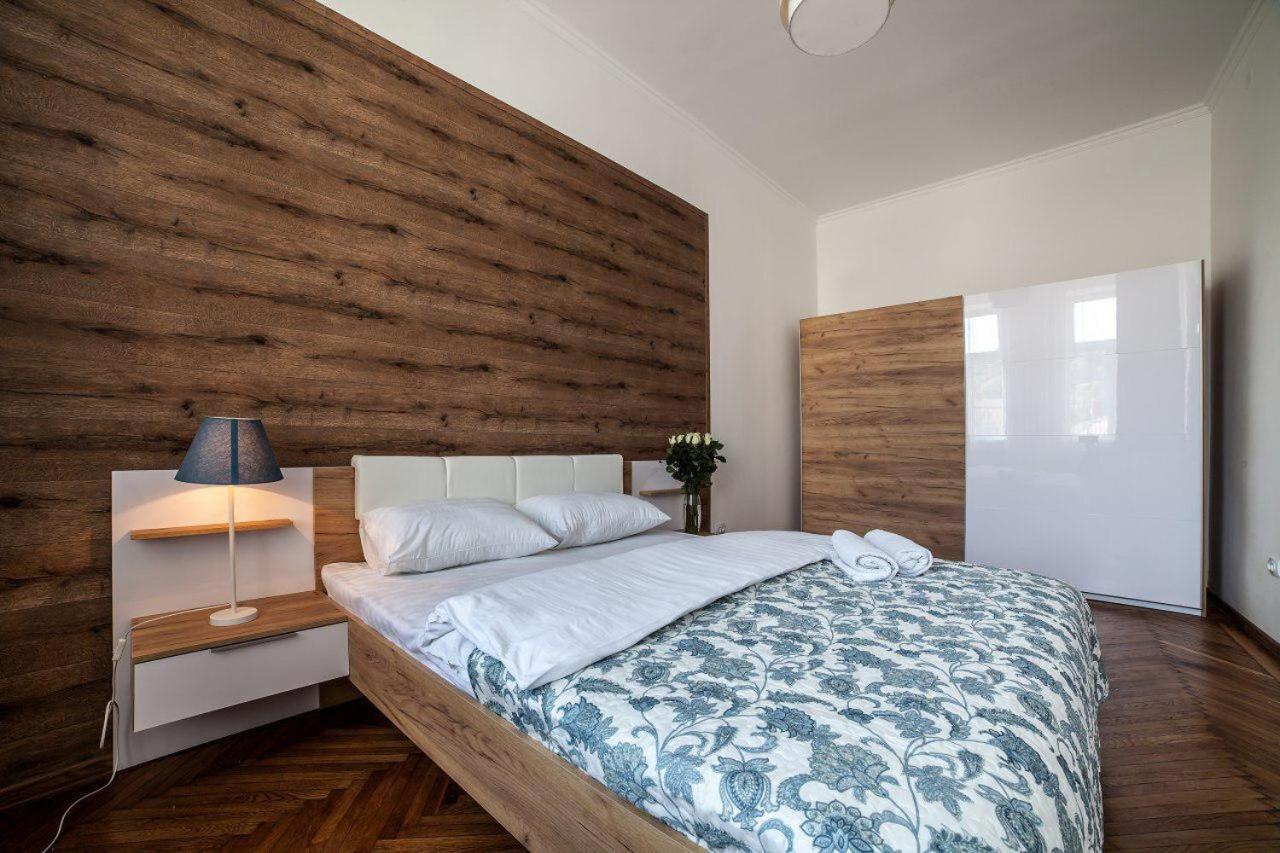 Apartament On Kulisha Street 利沃夫 外观 照片